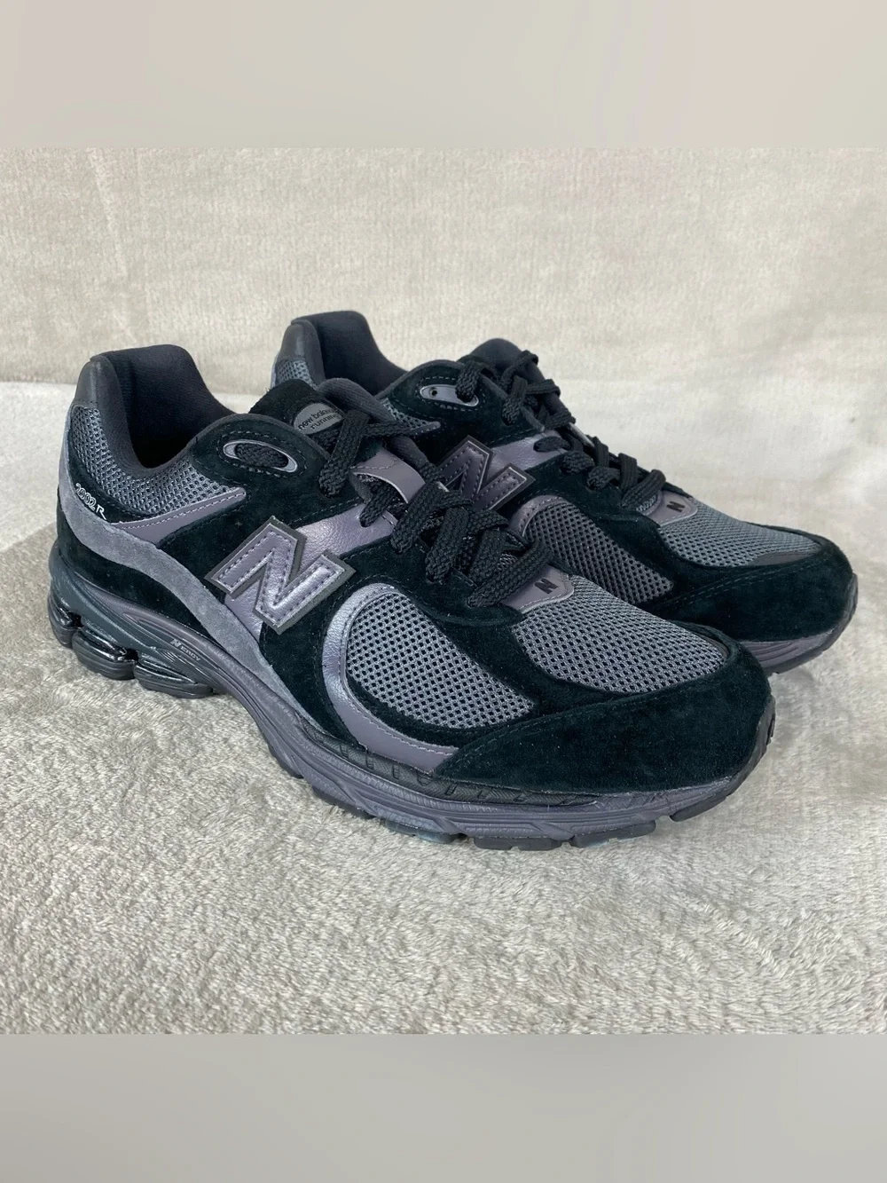 New Balance 2002R Shoes Mens Size 11 Black Gray Suede Running Sneakers NEW